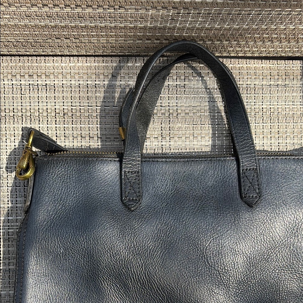 Madewell Dark Navy Leather Crossbody Tote - Picture 4 of 13